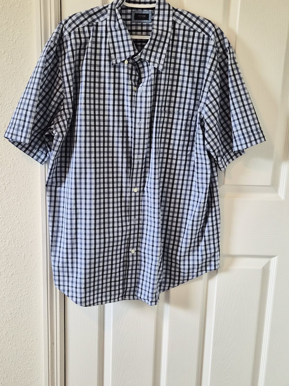 Arrow Men's Short-Sleeve Check Button-Down Shirt - Blue & White